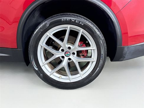 Used 2019 Alfa Romeo Stelvio Ti Sport w/ Quick Order Package 22S Sport AWD/4WD image 34