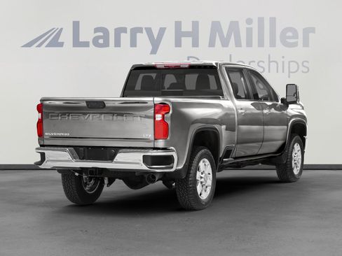 Used 2023 Chevrolet Silverado 2500 LTZ w/ Safety Package image 2