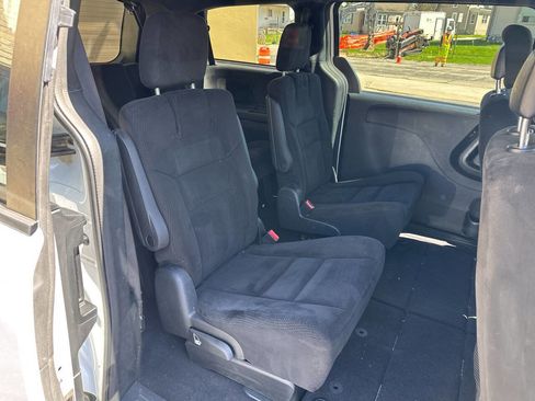 Used 2015 Dodge Grand Caravan SXT w/ Blacktop Package image 9