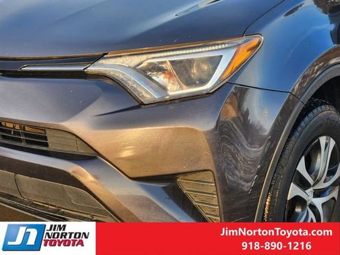 Used 2018 Toyota RAV4 LE image 11