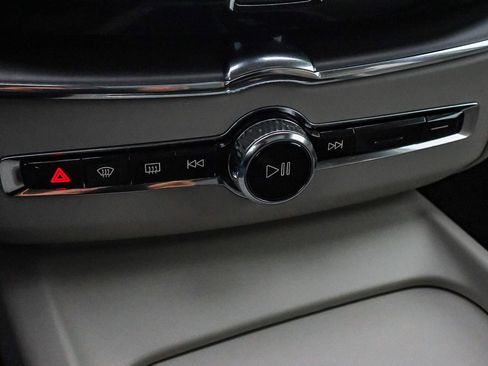 Used 2025 Volvo XC60 B5 Core w/ Protection Package Premier image 36