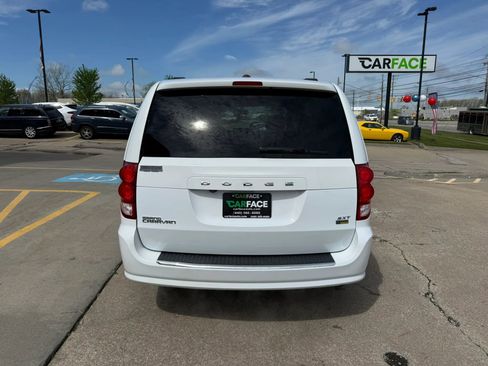 Used 2017 Dodge Grand Caravan SXT FWD image 11