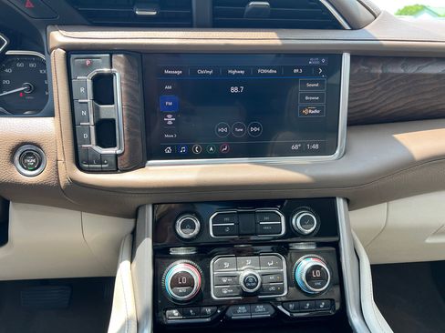 Used 2021 GMC Yukon Denali w/ Denali Premium Package image 14