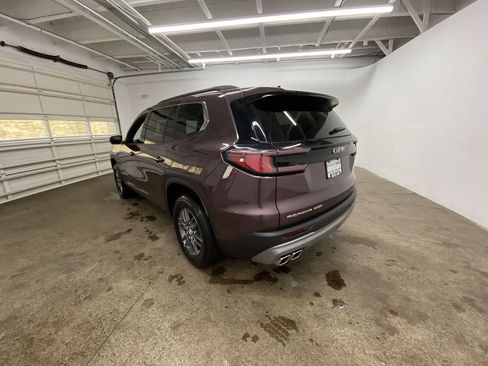 Used 2025 GMC Acadia Elevation image 4