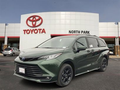 New 2025 Toyota Sienna XLE Woodland Edition