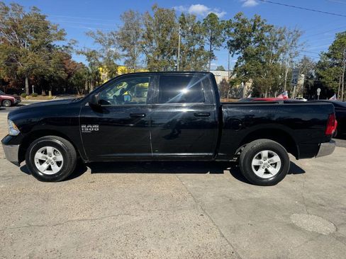 Used 2021 RAM 1500 Classic SLT image 8