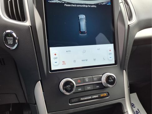 Used 2024 Ford Edge SEL w/ Convenience Package image 11