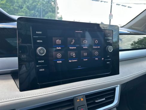 New 2026 Volkswagen Taos SE AWD/4WD image 14