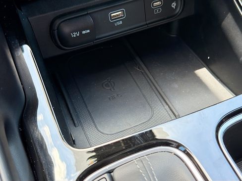 Used 2025 Kia Telluride SX w/ SX Captain's Chair Package FWD image 32