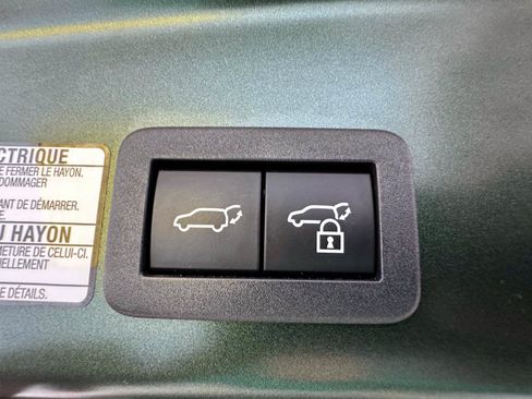 Used 2023 Toyota Corolla Cross XLE w/ Convenience Package AWD/4WD image 9