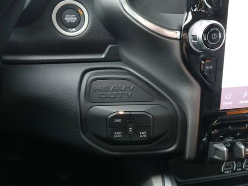 New 2026 RAM 2500 Laramie AWD/4WD image 15