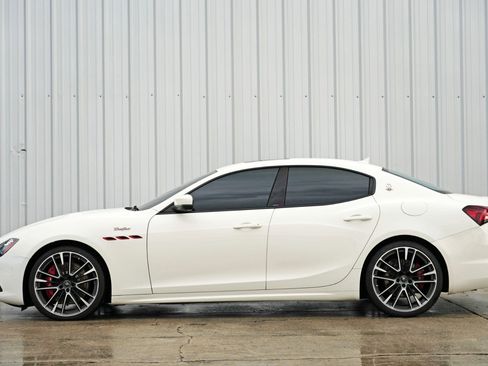 Used 2021 Maserati Ghibli Trofeo image 9