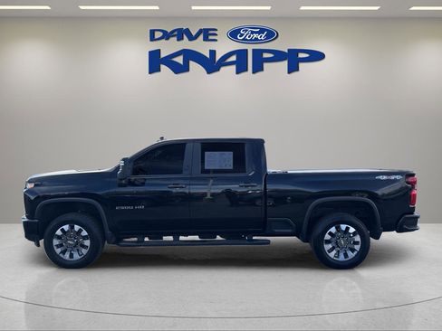 Used 2022 Chevrolet Silverado 2500 Custom w/ Custom Value Package image 17