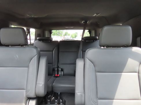 Used 2023 Chevrolet Suburban LT w/ Luxury Package AWD/4WD image 34