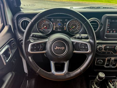 Used 2020 Jeep Wrangler Unlimited Sahara AWD/4WD image 30
