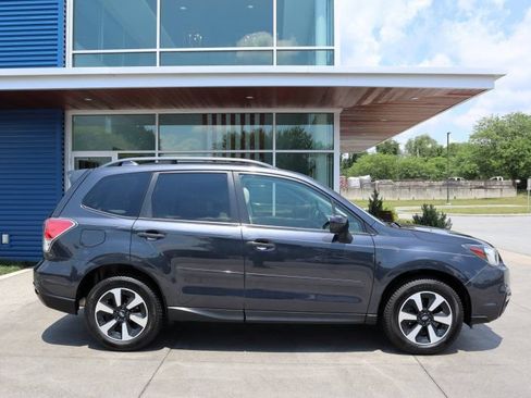 Used 2018 Subaru Forester 2.5i Premium AWD/4WD image 2