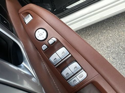 Used 2023 BMW X7 xDrive40i w/ Premium Package AWD/4WD image 27