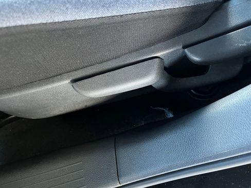 Used 2025 Nissan Versa SV image 22