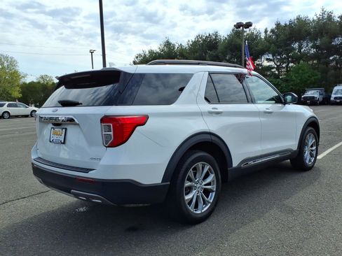 Used 2023 Ford Explorer XLT w/ Equipment Group 202A AWD/4WD image 6