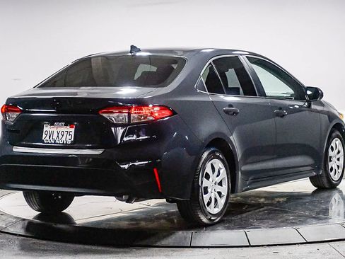Certified 2025 Toyota Corolla LE FWD image 5