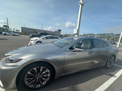 Used 2020 Lexus LS 500 w/ Interior Upgrade Package RWD image 4