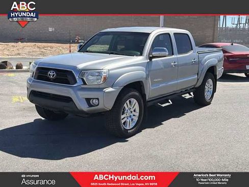 Used 2015 Toyota Tacoma PreRunner w/ Limited Package RWD image 1