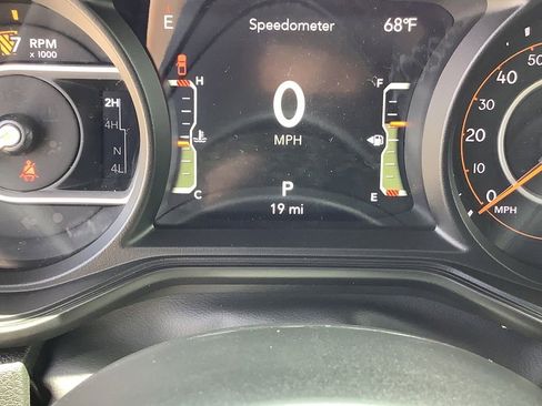 New 2025 Jeep Gladiator Sport AWD/4WD image 14