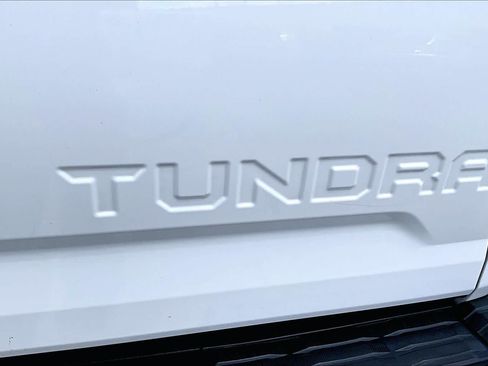 Used 2017 Toyota Tundra Limited w/ Limited Premium Package AWD/4WD image 31