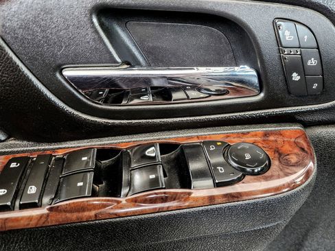 Used 2010 Chevrolet Silverado 2500 LTZ image 22