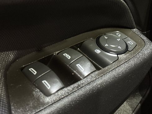 Used 2023 Chevrolet Equinox RS image 34