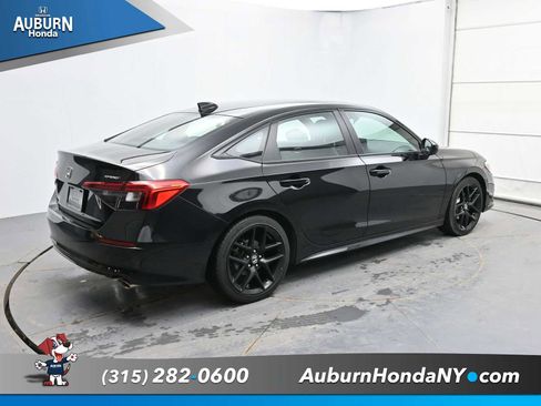 Used 2023 Honda Civic Sport image 13