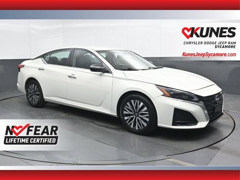 Used 2025 Nissan Altima 2.5 SV FWD image 1