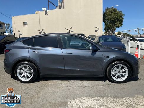 Used 2023 Tesla Model Y Long Range image 3