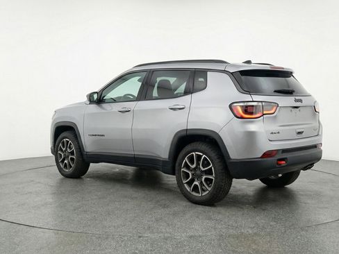 Used 2025 Jeep Compass Trailhawk w/ Trailer Tow Group image 6