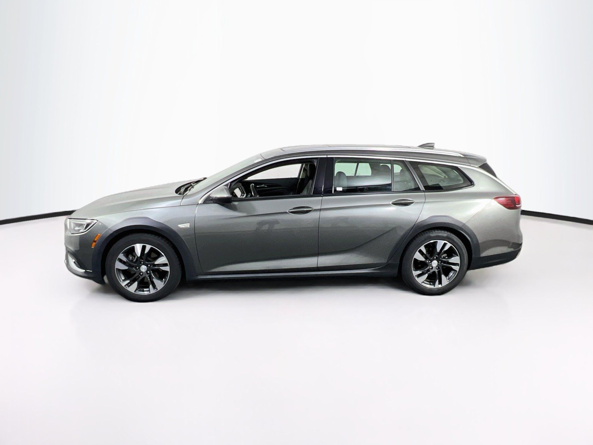 Used 2019 Buick Regal Essence w/ Driver Confidence Package I AWD/4WD image 8