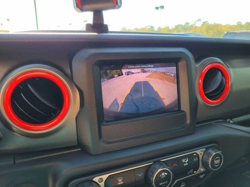 Used 2023 Jeep Wrangler Sport image 23