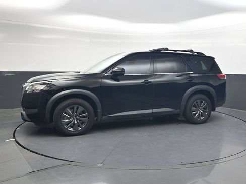 Used 2022 Nissan Pathfinder SV w/ SV Premium Package FWD image 12