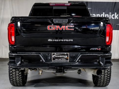 Used 2020 GMC Sierra 2500 AT4 w/ AT4 Preferred Package AWD/4WD image 9