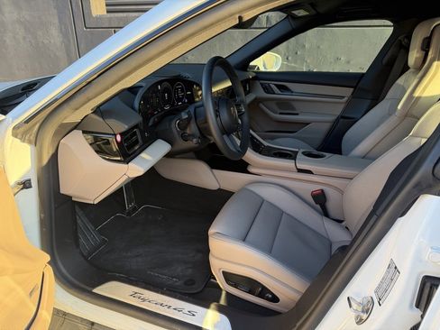 Certified 2025 Porsche Taycan 4S image 4
