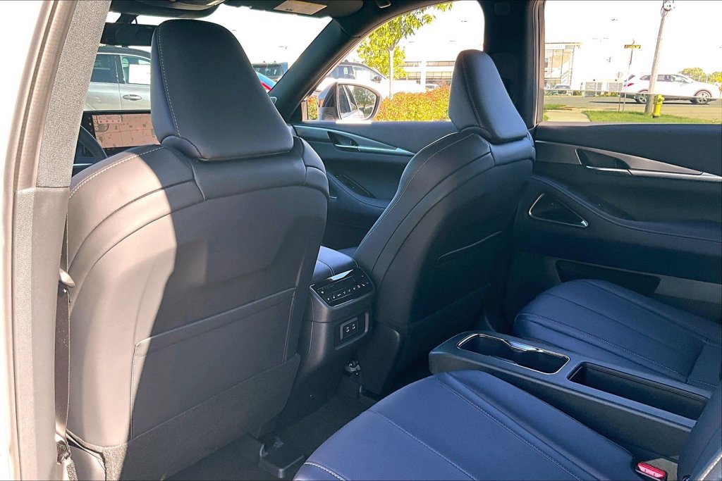 Certified 2027 INFINITI QX60 Sport w/ Dark Cargo Package AWD/4WD image 31