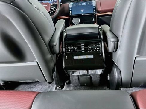 New 2026 Land Rover Range Rover Sport Dynamic SE AWD/4WD image 24