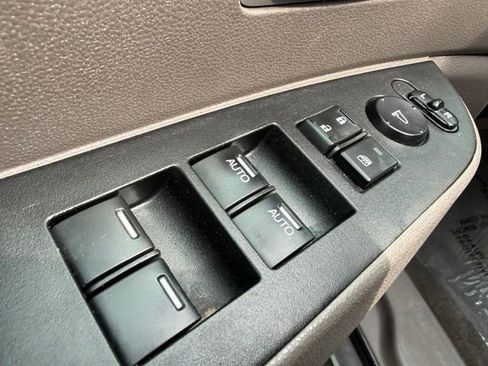 Used 2014 Honda Odyssey EX image 11