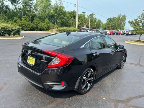 Used 2017 Honda Civic Touring image 8