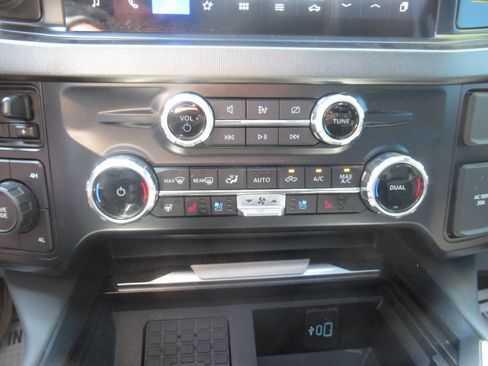 Used 2023 Ford F450 Platinum AWD/4WD image 30