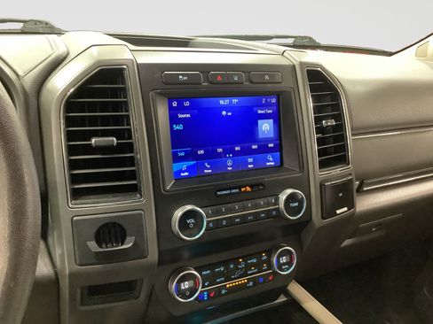 Used 2020 Ford Expedition XLT w/ Equipment Group 202A RWD image 16