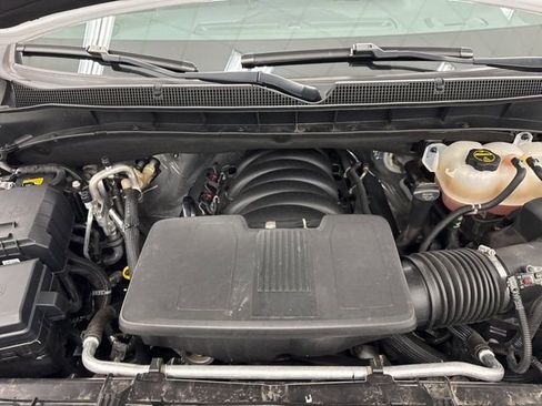 Used 2024 Chevrolet Suburban Premier image 44