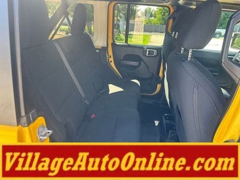 Used 2019 Jeep Wrangler Unlimited Sport w/ Technology Group AWD/4WD image 40