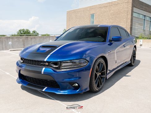 Used 2019 Dodge Charger Scat Pack w/ Stars & Stripes Edition RWD image 3
