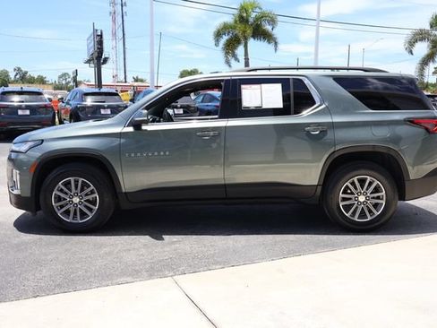 Used 2022 Chevrolet Traverse LT FWD image 5
