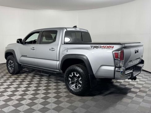 Used 2022 Toyota Tacoma TRD Off-Road AWD/4WD image 8